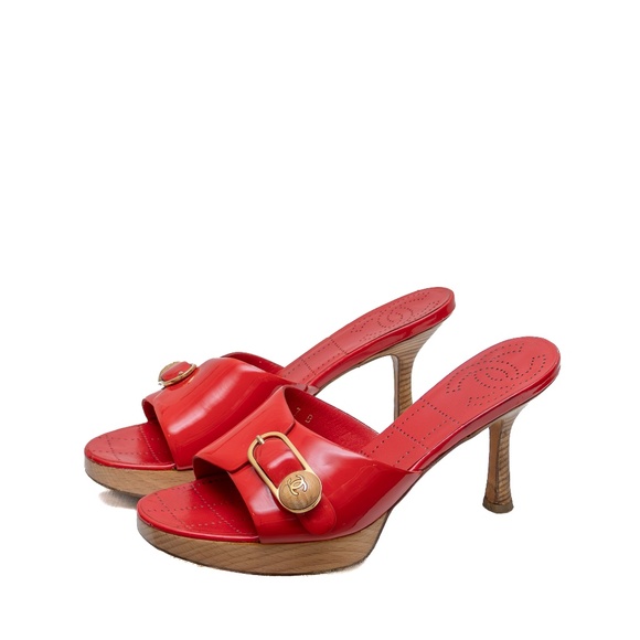 CHANEL Shoes - Chanel‎ Vintage Red Patent Leather Heeled Mules – Size 37 (US 7 / UK 4.5)